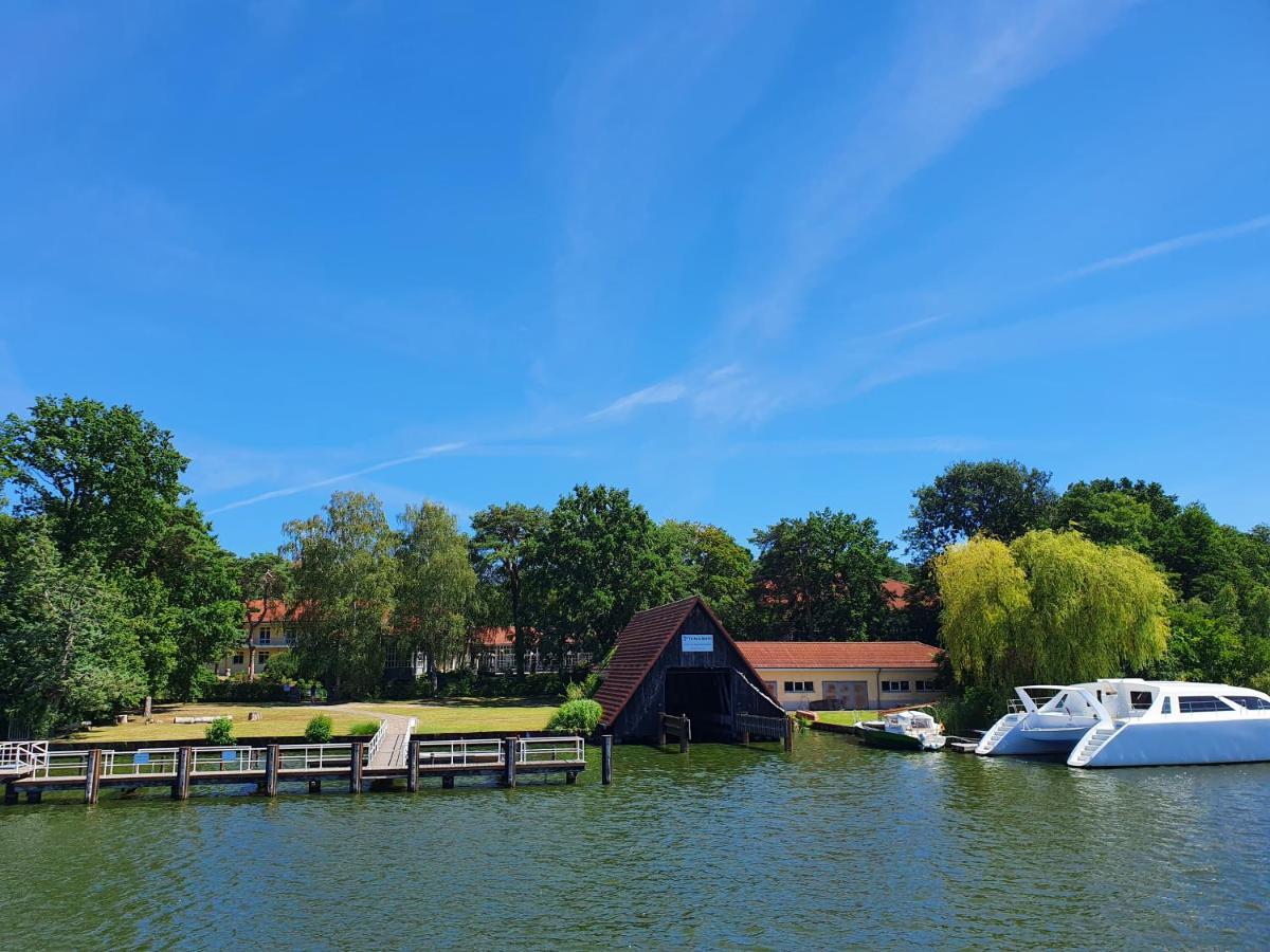 Waldhotel Am See Berlin-Schmoeckwitz Exteriör bild